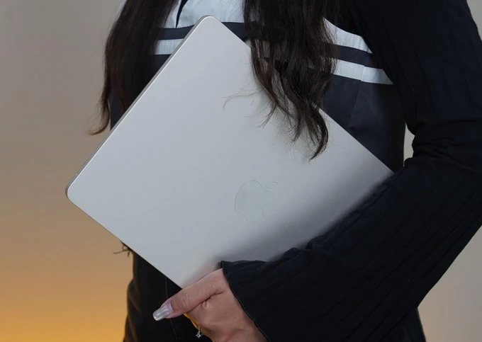 chon-macbook-cho-hoc-tap-giang-day-minh-tuan-mobile-02.jpg