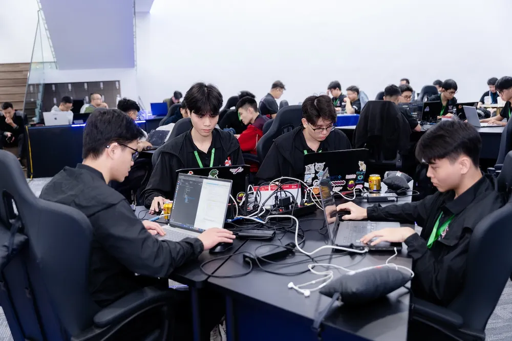 Vòng Chung khảo cuộc thi diễn ra tại Cục An ninh mạng và Phòng, chống tội phạm sử dụng công nghệ cao (A05) 1. Vong Chung khao cuoc thi Sinh vien An ninh mang 2025.jpg