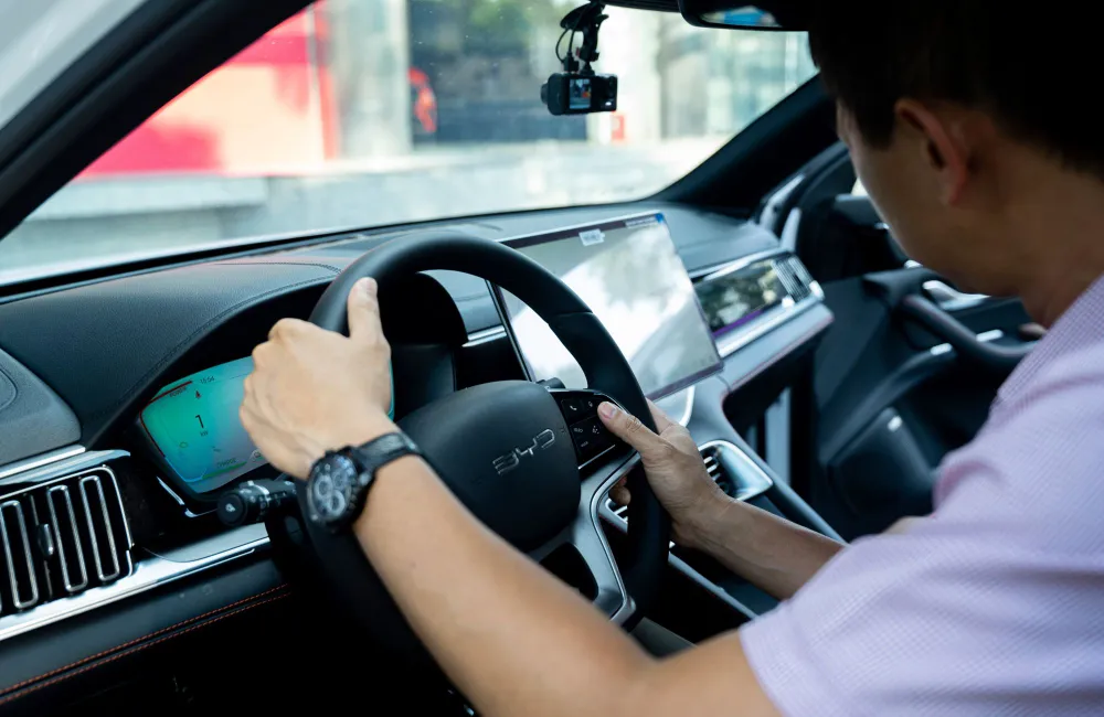 Khách hàng trải nghiệm lái thử BYD Sealion 6 tại BYD NEG An Giang. 2-39.jpg