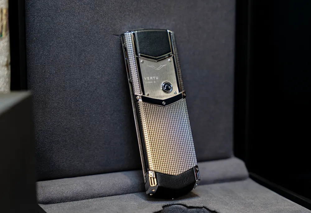 Vertu Signature V