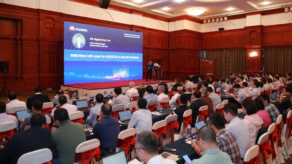 Ông Nguyễn Duy Lâm, chuyên gia giải pháp và sản phẩm vô tuyến của Huawei Việt Nam chia sẻ tại sự kiện