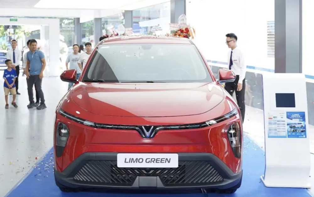 Trong đợt bàn giao đầu tiên vào tháng 8, VinFast Limo Green ghi nhận nhiều phản hồi tích cực từ tài xế công nghệ lẫn doanh nghiệp vận tải