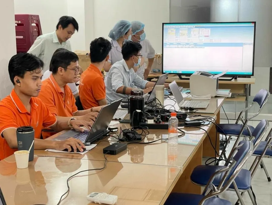 Kỹ sư FPT tập huấn triển khai bệnh án điện tử cho các bác sĩ tại bệnh viện