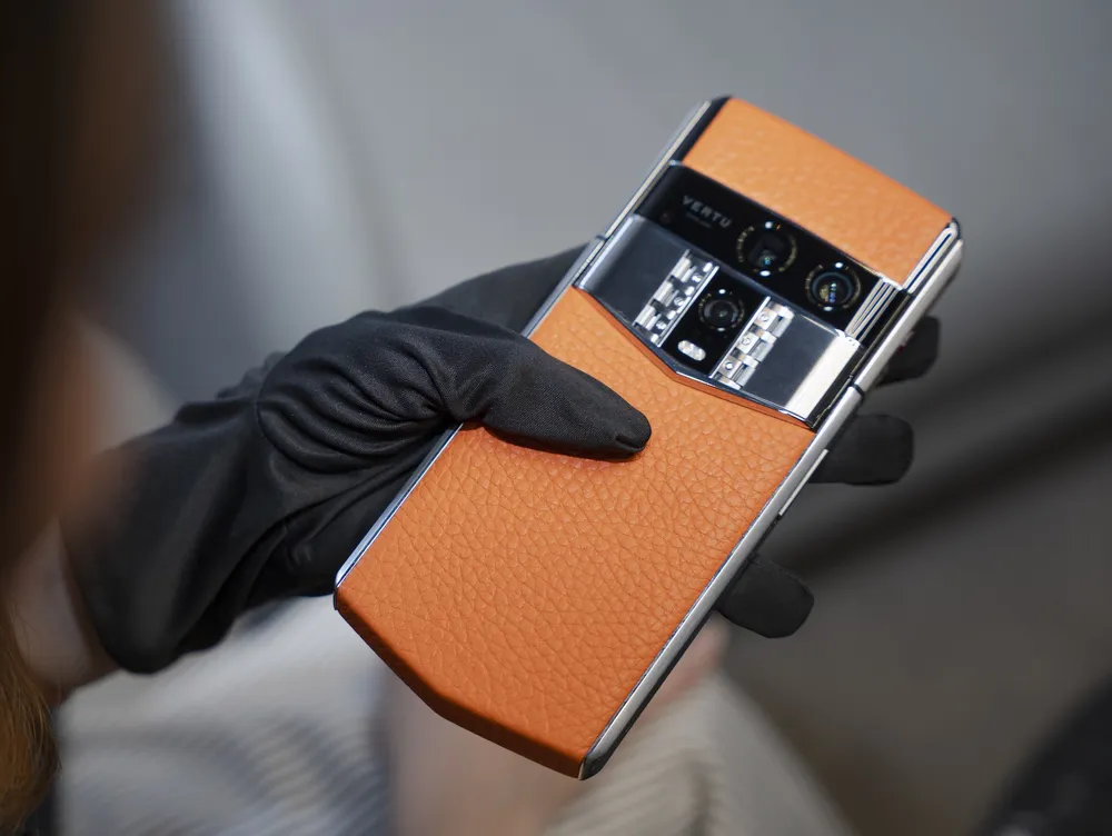 Vertu Agent Q có giá thấp nhất 160 triệu đồng