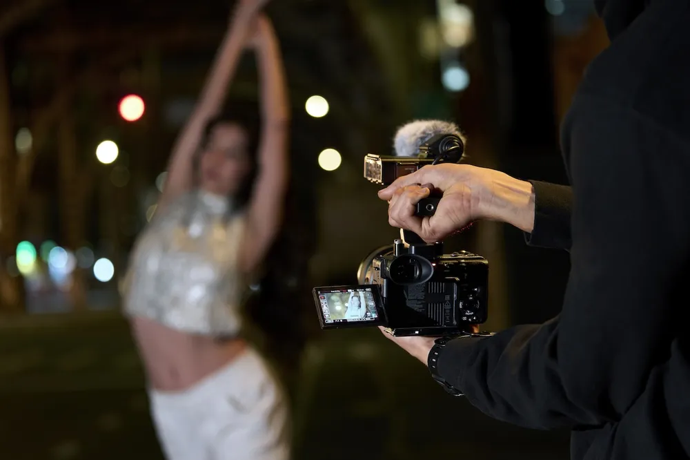 Máy quay Cinema Line FX2 sẽ được bán tại Việt Nam vào tháng 8-2025