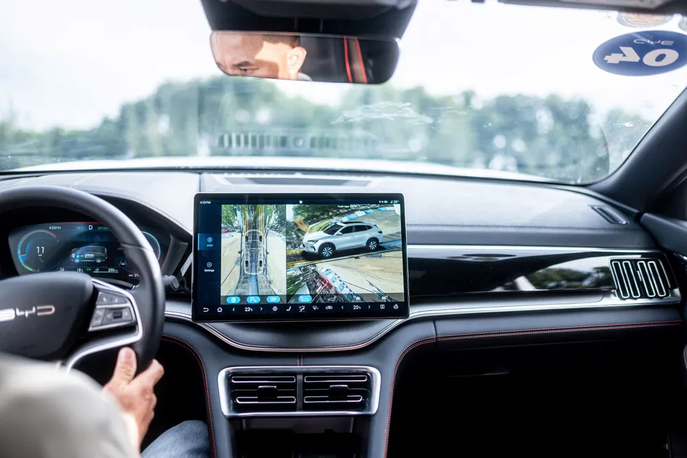 Cần các giải pháp an toàn khi vận hành xe điện trong mùa mưa, ngập nước