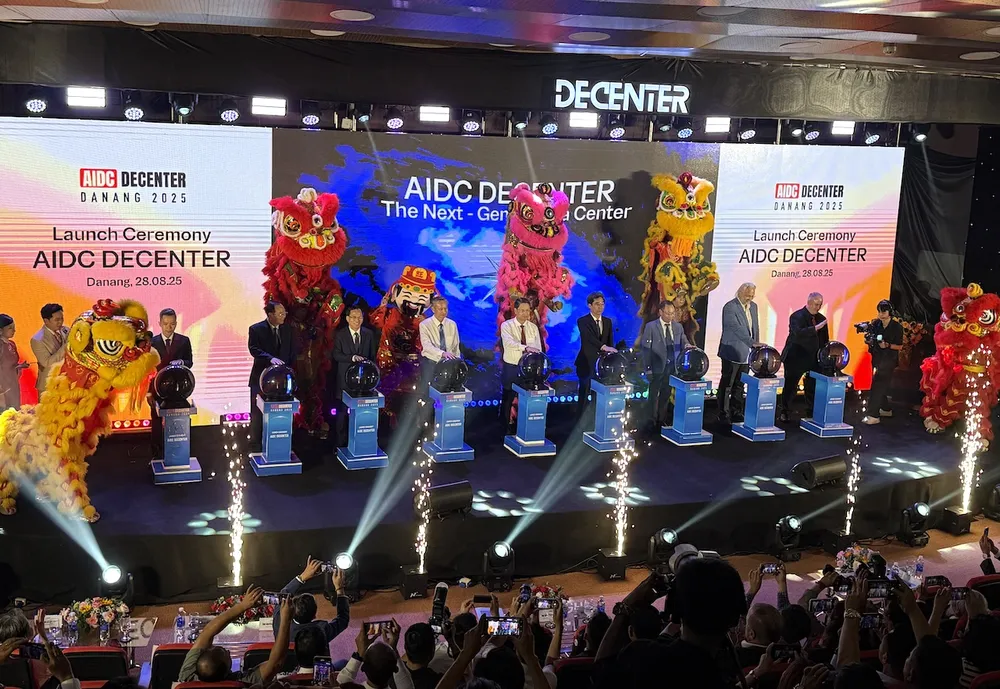 Tập đoàn viễn thông PTP Networks đã tổ chức lễ khởi động dự án AIDC DeCenter