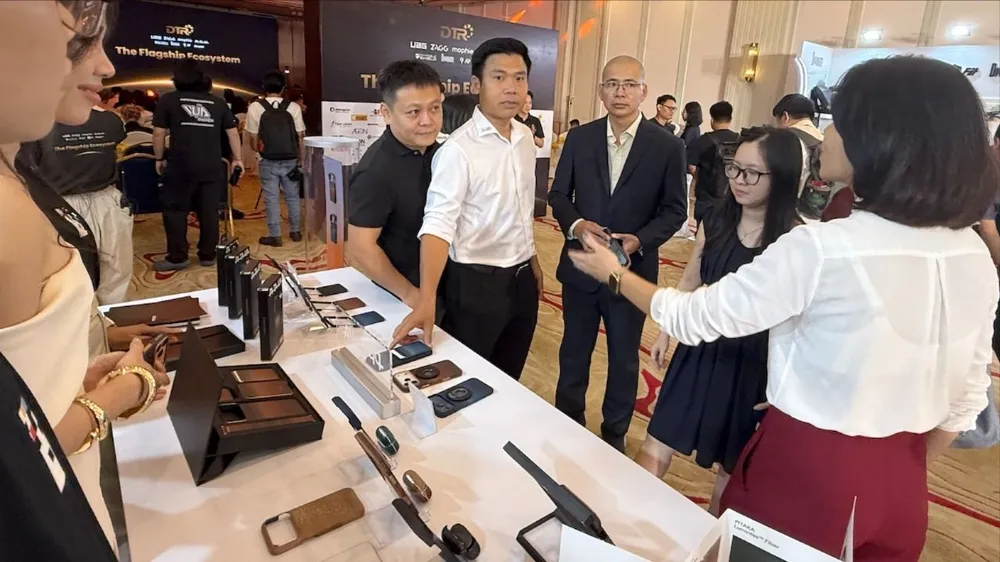 Đông đảo khách hàng đến với DTR tại sự kiện giới thiệu hệ sinh thái phụ kiện mới 
