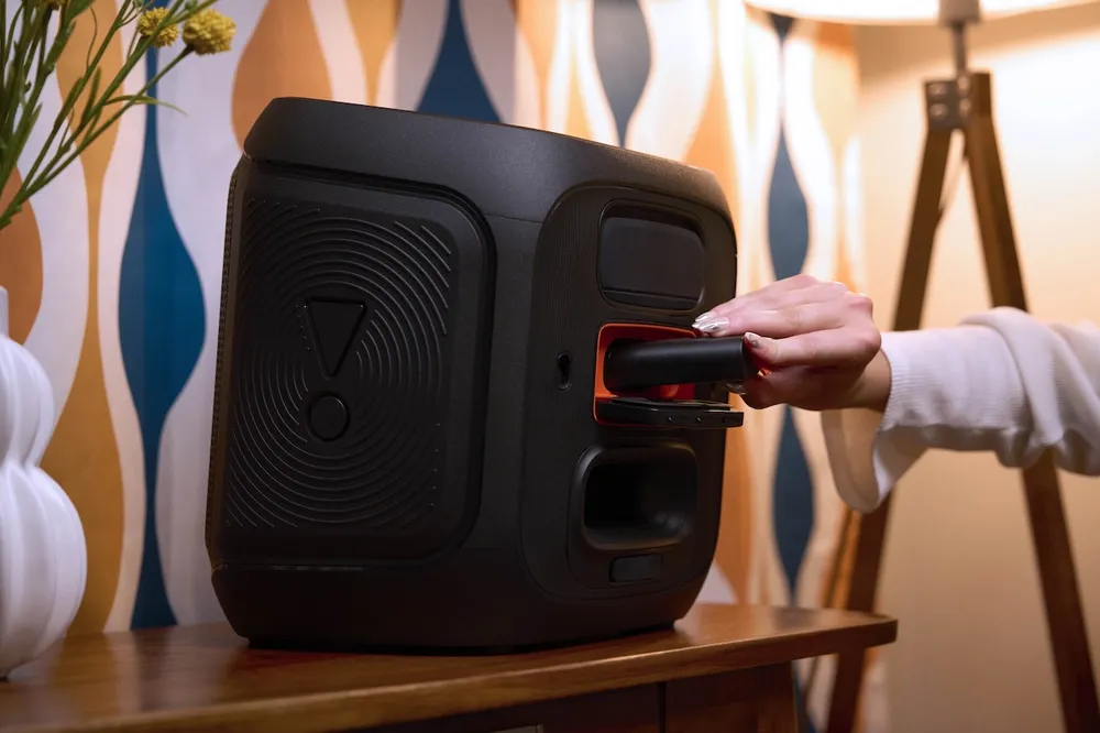 LS_JBL_PARTYBOX_ENCORE_2_LIFESTYLE_RF408772_x1 (1).jpg