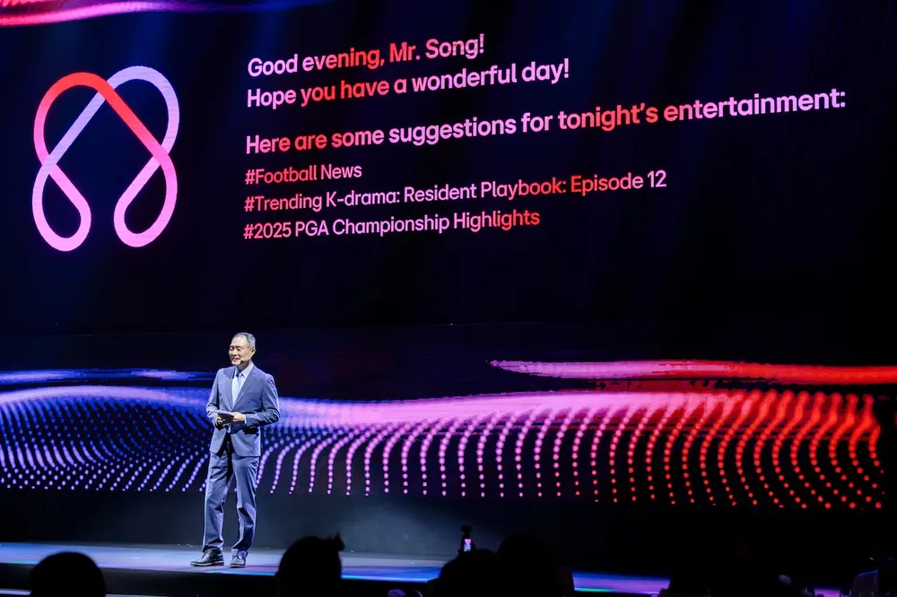  Ông Song Ihkwan, Tổng Giám đốc Kinh doanh và Marketing, phát biểu khai mạc sự kiện-1.jpg