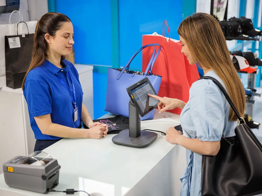 retail-photography-application-et4x-point-of-sale-checkout-countner-receipt-signature-8192x5464-pix-300-dpi - Original File.jpeg