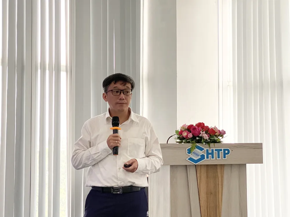 PGS TS Nguyễn Hồng Quân, Viện trưởng Viện nghiên cứu phát triển kinh tế tuần hoàn phát biểu tại hội thảo tempImageo78K6I.jpg