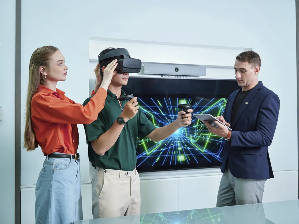 FPT sẽ tiếp tục chiến lược tích hợp AI và mở rộng các lĩnh vực hoạt động...