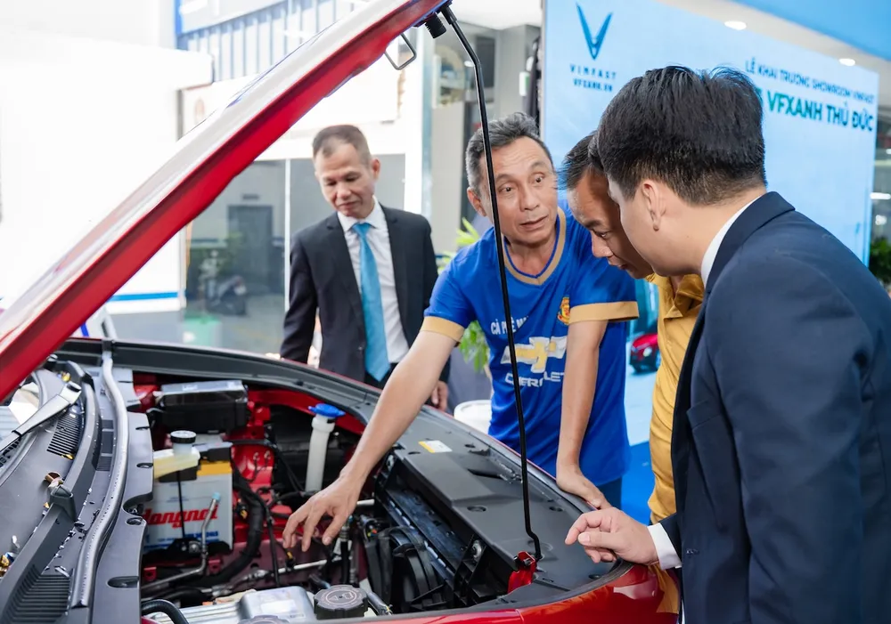 Thị trường xe điện cuối năm 2025 trở nên sôi động hơn với nhiều chính sách ưu đãi từ các hãng VFXanh - thị trường xe điện Việt Nam .jpg