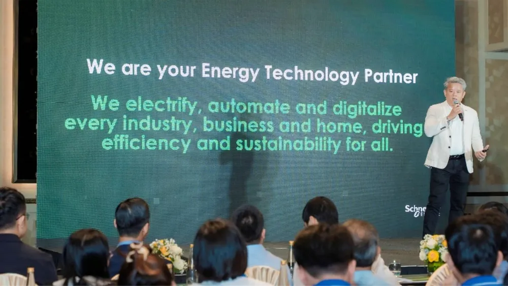 Ông Đặng Nguyễn Ngữ, Phó Tổng Giám đốc Schneider Electric Việt Nam và Campuchia phát biểu tại sự kiện