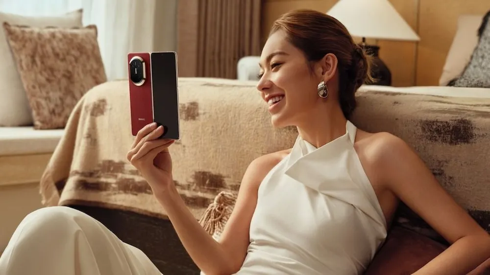 HUAWEI Mate X7 mở bán tại Việt Nam giá gần 55 triệu đồng