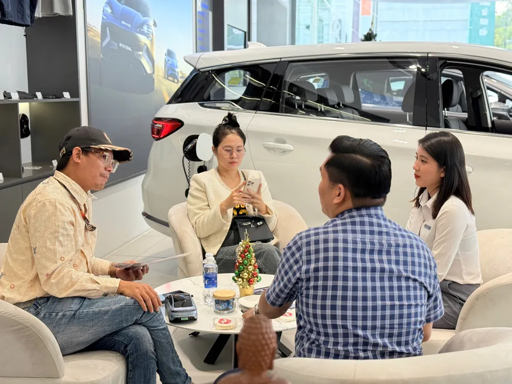 Khách hàng lựa chọn BYD Seal 5 DM-i