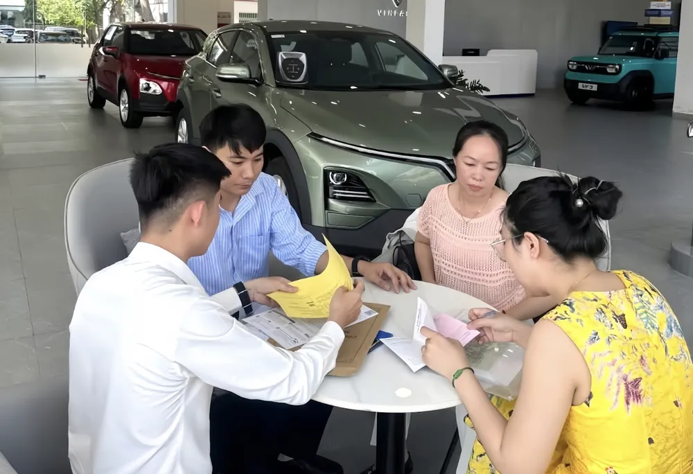 Khách hàng luôn được ưu đãi khi mua xe VinFast Ảnh màn hình 2026-01-21 lúc 11.25.47.png