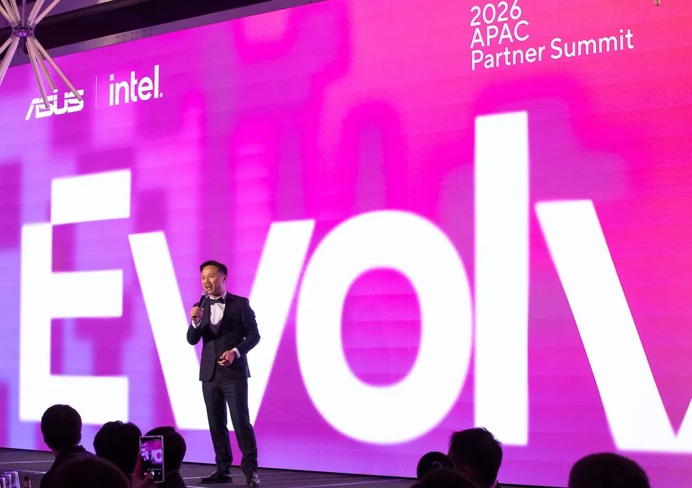 Ông Peter Chang, Tổng Giám đốc ASUS Châu Á – Thái Bình Dương phát biểu tại sự kiện