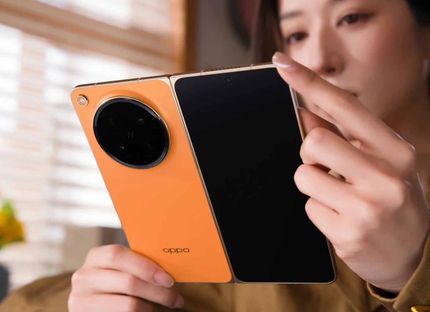 OPPO Find N6 với nếp gấp vô hình, tích hợp AI Magic Pen