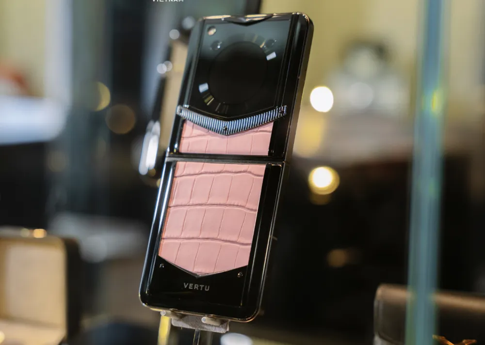 Công nghệ chế tác thủ công Vertu thay lời tôn vinh “nửa kia”