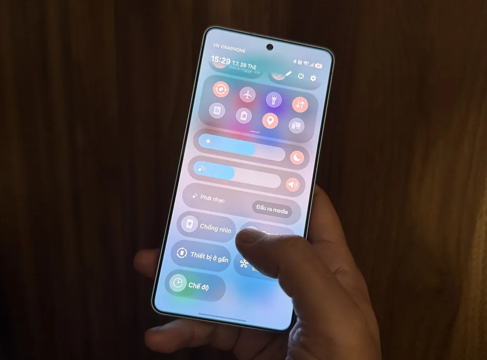 Việc dùng Privacy Display trên Galaxy S26 Ultra đơn giản với những tác vụ có sẵn
