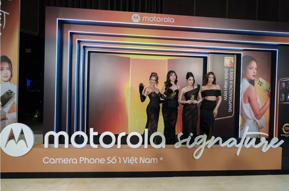 Motorola ra mắt sản phẩm mới với không gian ấn tượng