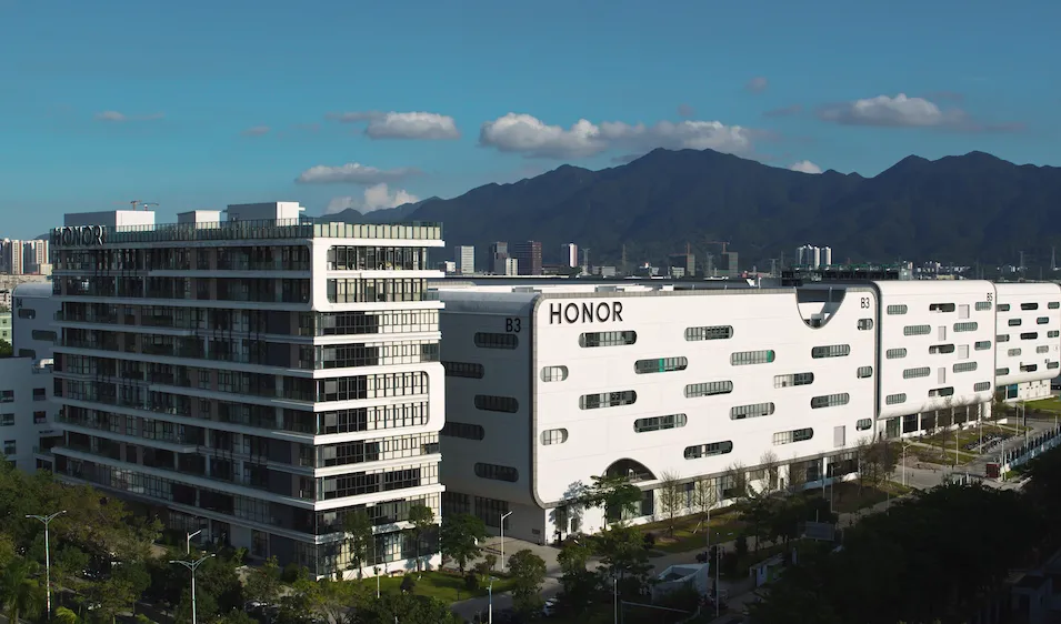 Cứ 28,5 giây có một chiếc smartphone HONOR ra đời