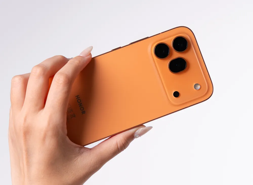 HONOR 600 Series có thiết kế trẻ trung.